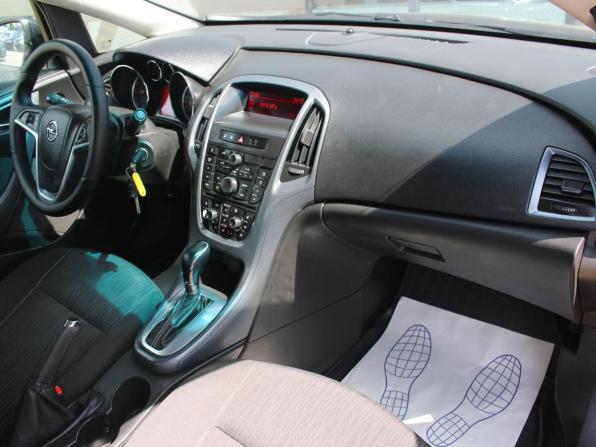 Opel Astra J Рестайлинг с пробегом 2012 года, цена 726 000 рублей, 283083 км, седан, Автокод Объявления