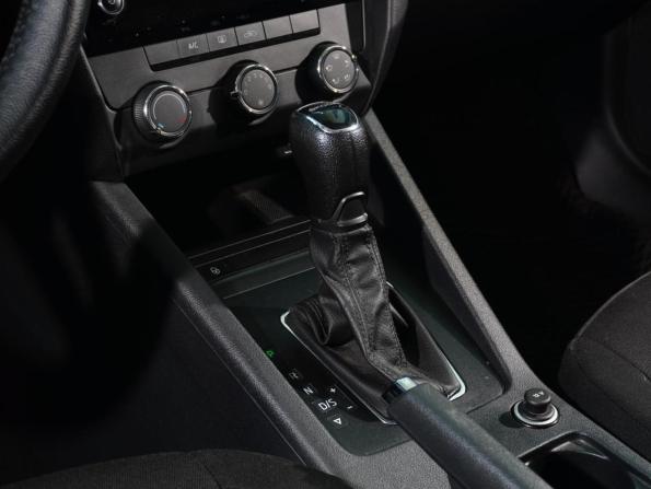Skoda Octavia III (A7) Рестайлинг с пробегом 2019 года, цена 1 228 000 рублей, 208018 км, лифтбек, Автокод Объявления