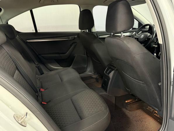 Skoda Octavia III (A7) Рестайлинг с пробегом 2018 года, цена 1 790 000 рублей, 122046 км, лифтбек, Автокод Объявления