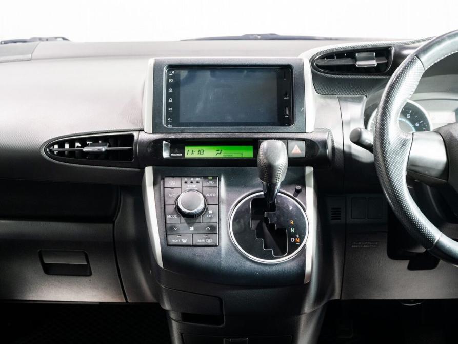 Toyota Wish II Чита  - изображение 11