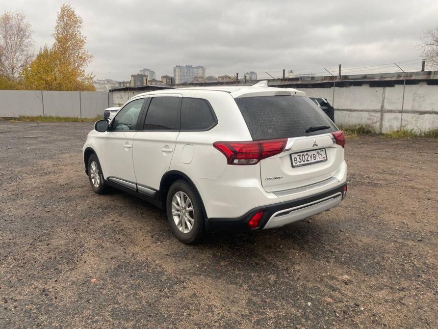 Mitsubishi Outlander III Рестайлинг 3 Санкт-Петербург  - изображение 5