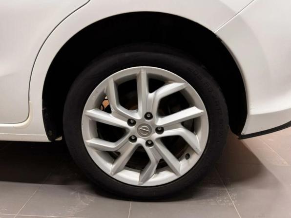 Nissan Tiida II с пробегом 2015 года, цена 977 000 рублей, 171000 км, хэтчбек, Автокод Объявления