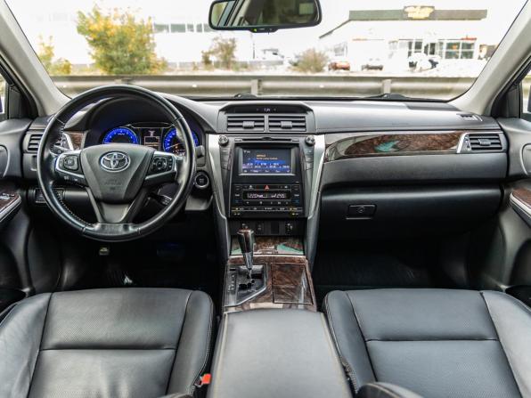 Toyota Camry VII (XV50) Рестайлинг с пробегом 2015 года, цена 2 098 000 рублей, 181000 км, седан, Автокод Объявления