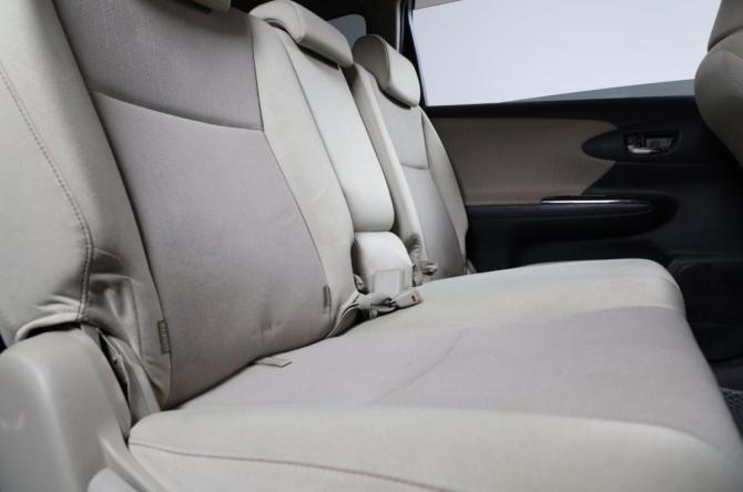 Toyota Wish II Рестайлинг с пробегом 2013 года, цена 1 559 000 рублей, 180000 км, минивэн, Автокод Объявления