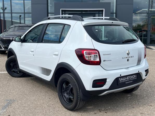 Renault Sandero II с пробегом 2017 года, цена 1 049 000 рублей, 116999 км, хэтчбек, Автокод Объявления