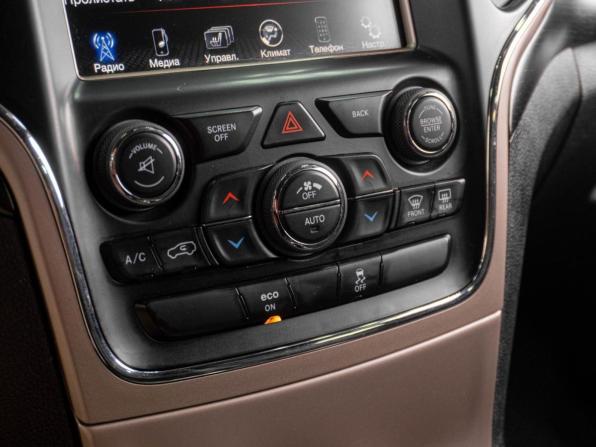 Jeep Grand Cherokee IV (WK2) Рестайлинг с пробегом 2014 года, цена 2 349 000 рублей, 213078 км, внедорожник, Автокод Объявления
