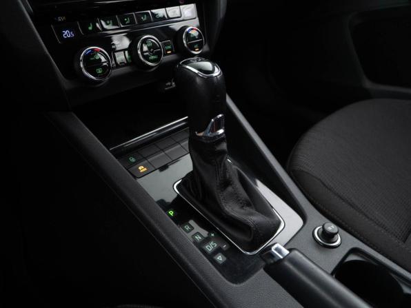Skoda Octavia III (A7) Рестайлинг с пробегом 2018 года, цена 1 900 046 рублей, 113699 км, лифтбек, Автокод Объявления