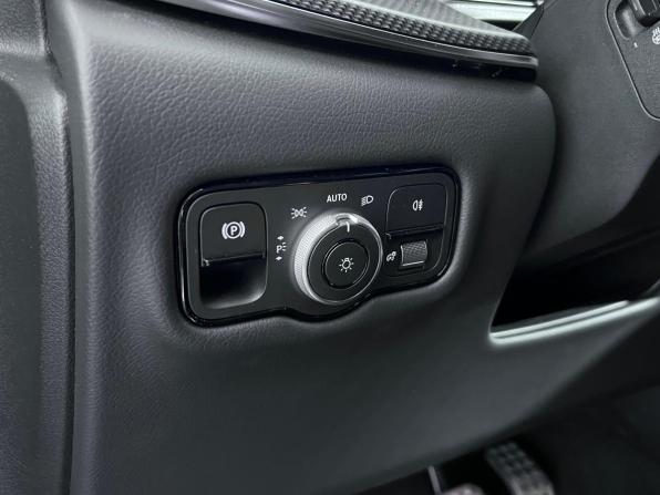 Mercedes-Benz V-Класс III (W447) Рестайлинг 2 с пробегом 2024 года, цена 10 899 000 рублей, 9692 км, минивэн, Автокод Объявления