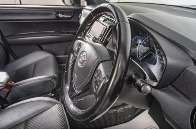 Toyota Corolla XI (E160 E170 E180) Рестайлинг 1 с пробегом 2017 года, цена 1 609 000 рублей, 111273 км, универсал, Автокод Объявления