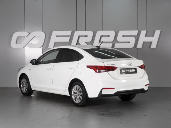 Hyundai Solaris II с пробегом 2018 года, цена 1 077 000 рублей, 176080 км, седан, Автокод Объявления