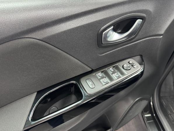Renault Kaptur I Рестайлинг с пробегом 2021 года, цена 1 548 000 рублей, 94563 км, внедорожник, Автокод Объявления