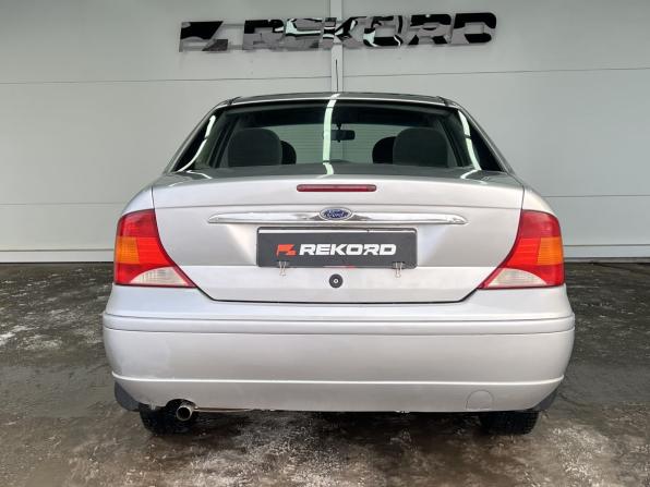 Ford Focus I Рестайлинг с пробегом 2004 года, цена 309 000 рублей, 307401 км, седан, Автокод Объявления