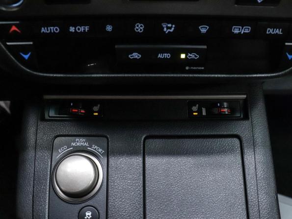 Lexus ES VI с пробегом 2015 года, цена 2 049 000 рублей, 192940 км, седан, Автокод Объявления
