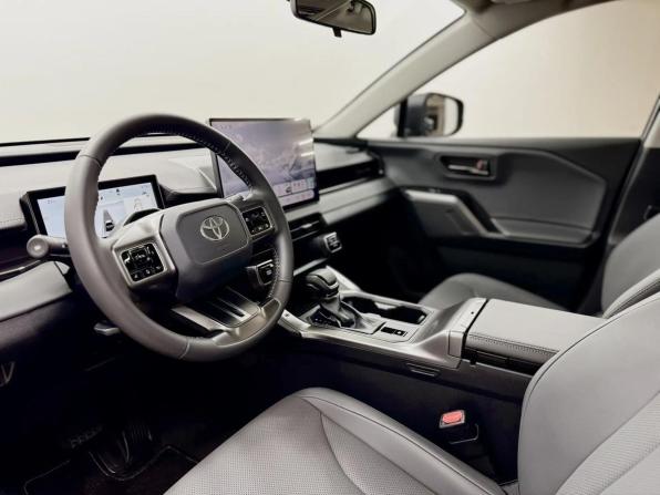 Toyota RAV4 VI (XA60) с пробегом 2026 года, цена 4 400 000 рублей, 8 км, внедорожник, Автокод Объявления