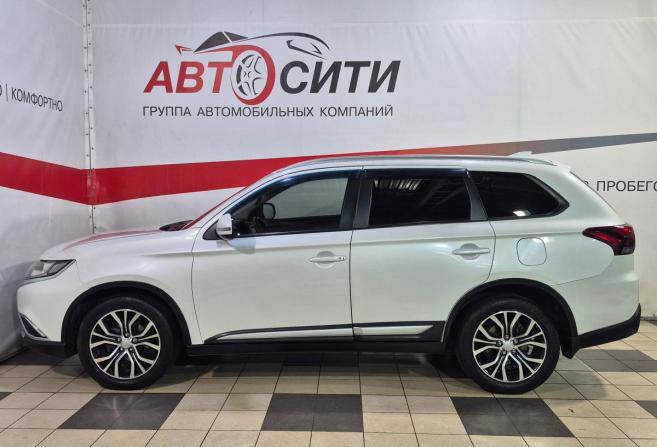 Mitsubishi Outlander III Рестайлинг 2 с пробегом 2017 года, цена 1 998 000 рублей, 116000 км, внедорожник, Автокод Объявления