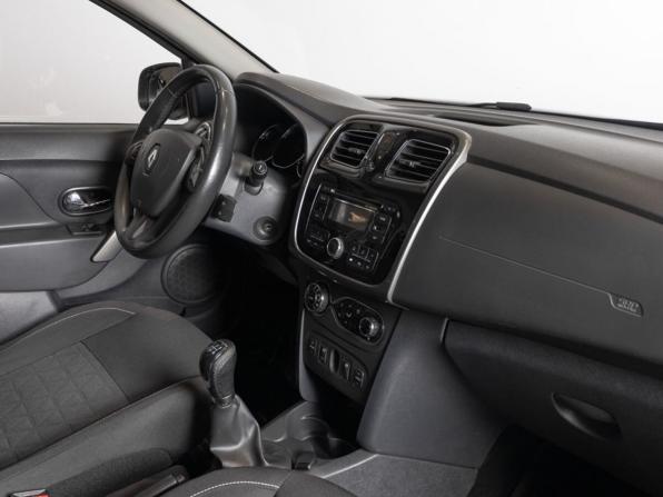 Renault Sandero II с пробегом 2016 года, цена 1 055 000 рублей, 106500 км, хэтчбек, Автокод Объявления