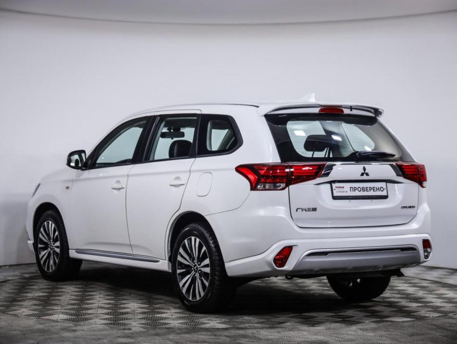 Mitsubishi Outlander III Рестайлинг 3 Санкт-Петербург  - изображение 8