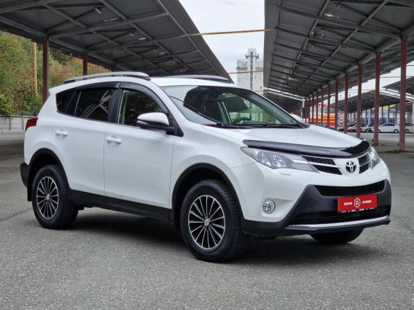 Toyota RAV4 IV (XA40) с пробегом 2015 года, цена 1 999 500 рублей, 198000 км, внедорожник, Автокод Объявления
