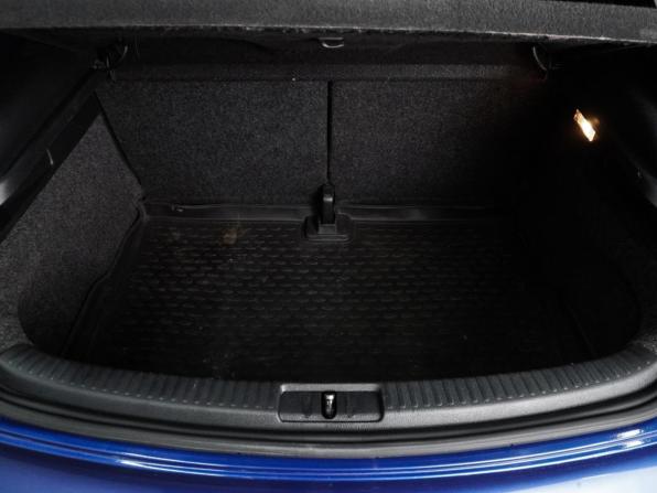 Volkswagen Scirocco III с пробегом 2012 года, цена 1 110 000 рублей, 255803 км, хэтчбек, Автокод Объявления