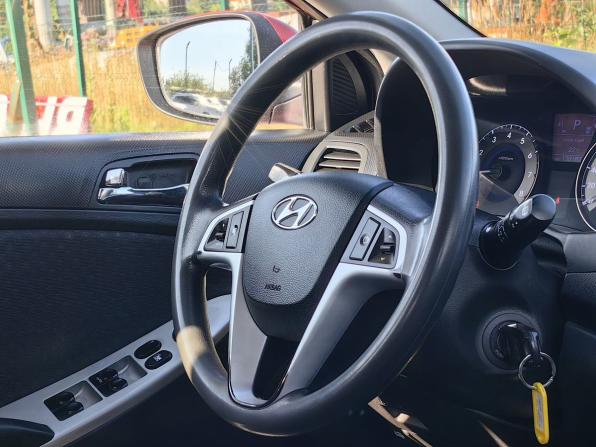 Hyundai Solaris I с пробегом 2012 года, цена 669 000 рублей, 138180 км, хэтчбек, Автокод Объявления
