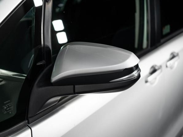 Toyota Voxy III (R80) Рестайлинг с пробегом 2017 года, цена 1 825 000 рублей, 133792 км, минивэн, Автокод Объявления