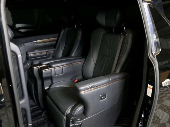 Toyota Alphard III Рестайлинг с пробегом 2022 года, цена 5 500 000 рублей, 90029 км, минивэн, Автокод Объявления