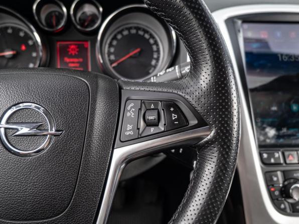 Opel Astra J Рестайлинг с пробегом 2014 года, цена 900 000 рублей, 152427 км, хэтчбек, Автокод Объявления