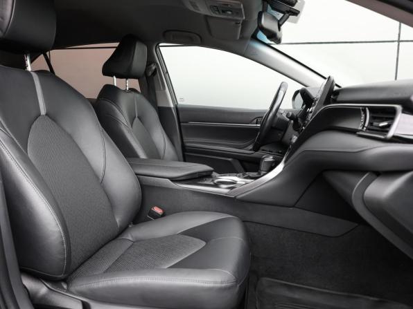 Toyota Camry VIII (XV70) Рестайлинг с пробегом 2021 года, цена 3 049 000 рублей, 61088 км, седан, Автокод Объявления