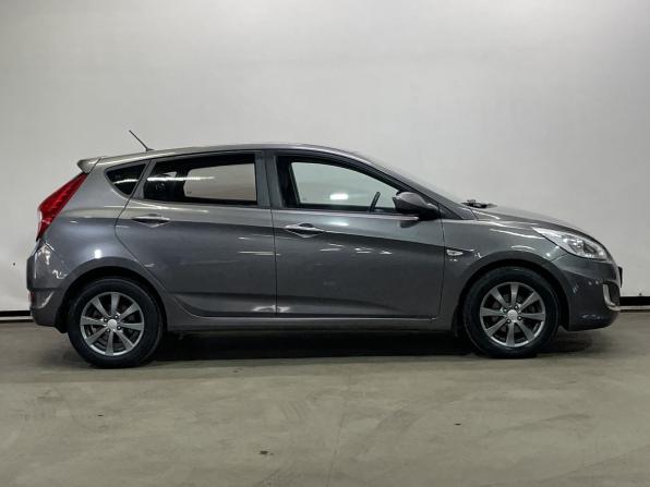 Hyundai Solaris I с пробегом 2013 года, цена 735 000 рублей, 142213 км, хэтчбек, Автокод Объявления