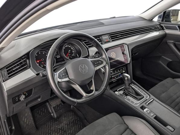 Volkswagen Passat B8 Рестайлинг с пробегом 2021 года, цена 2 470 000 рублей, 90268 км, седан, Автокод Объявления