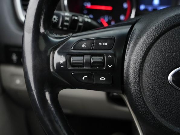 Kia Carnival III с пробегом 2019 года, цена 2 730 000 рублей, 119685 км, минивэн, Автокод Объявления