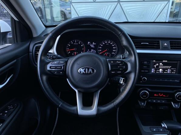 Kia Rio IV Рестайлинг с пробегом 2021 года, цена 1 699 000 рублей, 111650 км, хэтчбек, Автокод Объявления