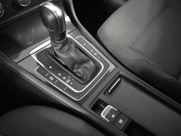 Volkswagen Golf VII Рестайлинг с пробегом 2019 года, цена 1 463 900 рублей, 191244 км, универсал, Автокод Объявления