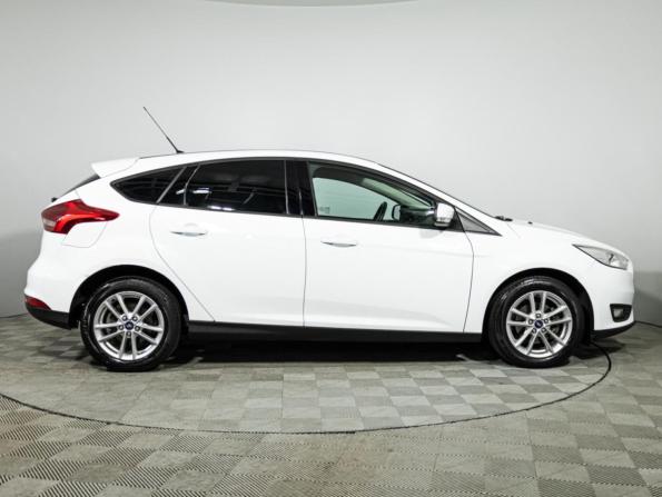 Ford Focus III Рестайлинг с пробегом 2015 года, цена 949 700 рублей, 147610 км, хэтчбек, Автокод Объявления