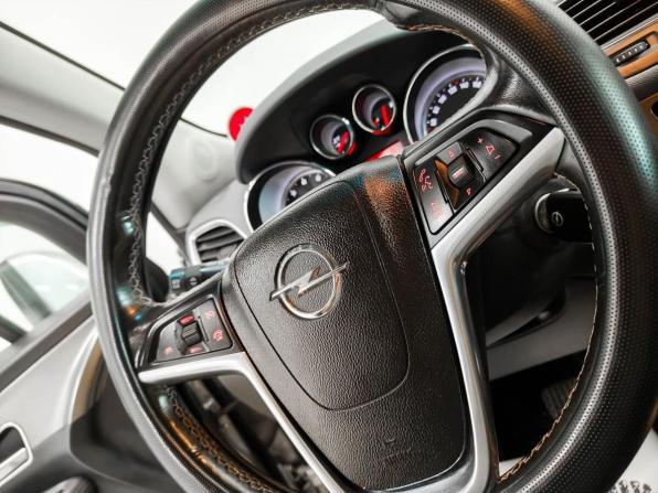 Opel Mokka I с пробегом 2013 года, цена 1 069 300 рублей, 177760 км, внедорожник, Автокод Объявления