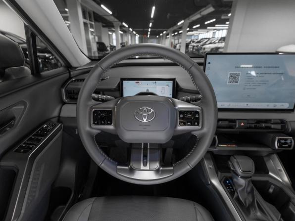 Toyota RAV4 VI (XA60) с пробегом 2026 года, цена 4 390 000 рублей, 26 км, внедорожник, Автокод Объявления