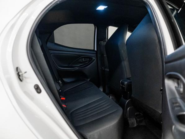 Toyota Yaris IV с пробегом 2021 года, цена 1 170 000 рублей, 109000 км, хэтчбек, Автокод Объявления