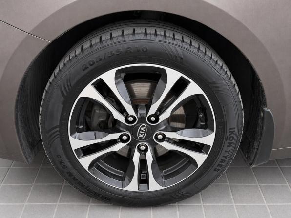 Kia Ceed II Рестайлинг с пробегом 2018 года, цена 1 230 000 рублей, 189522 км, универсал, Автокод Объявления