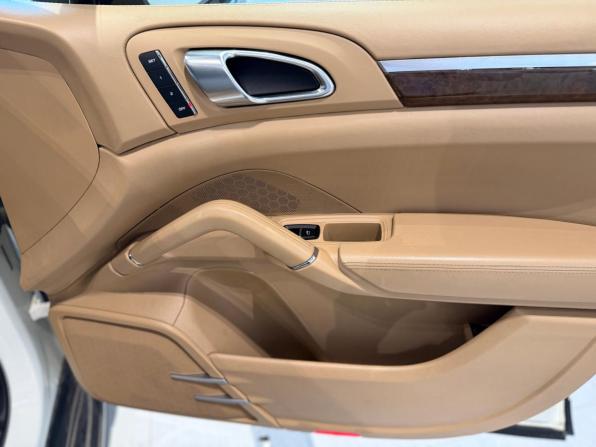 Porsche Cayenne II (958) с пробегом 2011 года, цена 2 340 000 рублей, 189000 км, внедорожник, Автокод Объявления