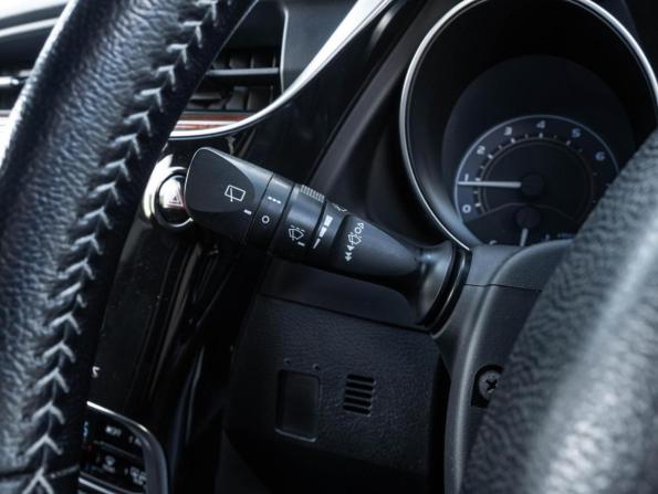 Toyota Auris II Рестайлинг с пробегом 2015 года, цена 1 225 000 рублей, 167628 км, хэтчбек, Автокод Объявления