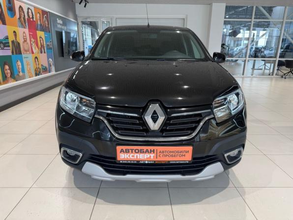 Renault Logan II Рестайлинг с пробегом 2022 года, цена 1 099 000 рублей, 56000 км, седан, Автокод Объявления