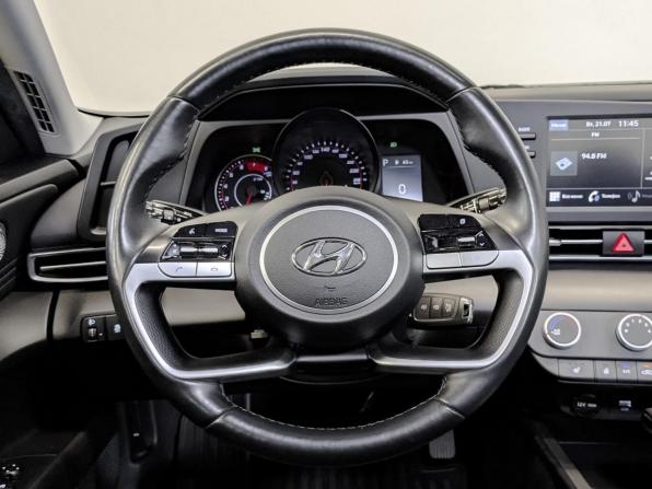 Hyundai Elantra VII (CN7) с пробегом 2022 года, цена 1 990 000 рублей, 58162 км, седан, Автокод Объявления