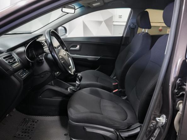 Kia Rio III Рестайлинг с пробегом 2016 года, цена 797 000 рублей, 215632 км, седан, Автокод Объявления