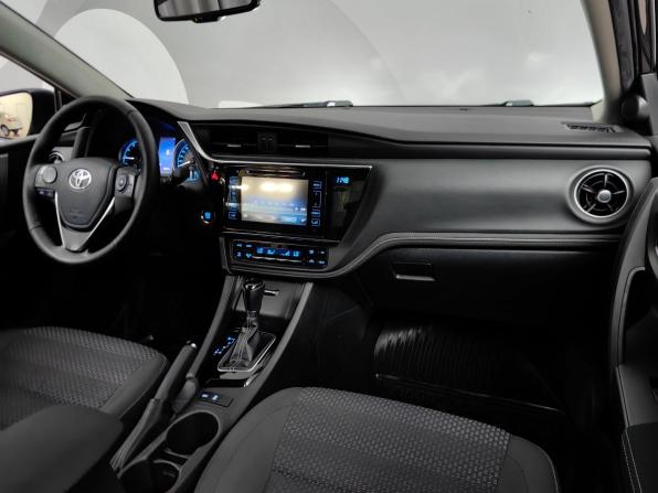 Toyota Corolla XI (E160 E170 E180) Рестайлинг 1 с пробегом 2018 года, цена 1 585 000 рублей, 198000 км, седан, Автокод Объявления