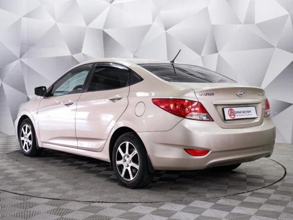 Hyundai Solaris I с пробегом 2014 года, цена 800 000 рублей, 136000 км, седан, Автокод Объявления