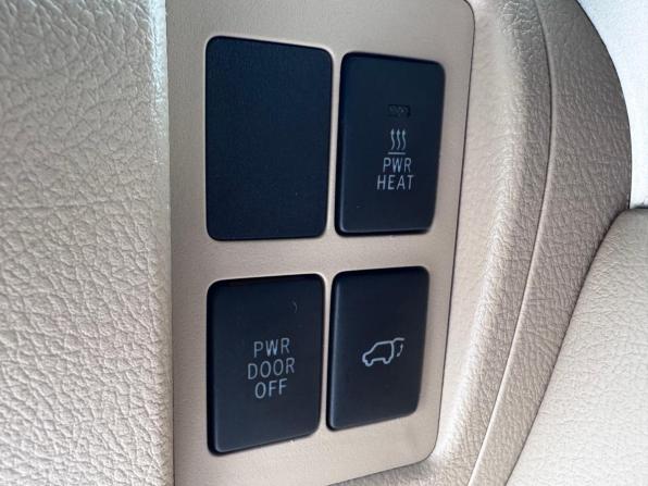 Toyota Land Cruiser 200 Series Рестайлинг 1 с пробегом 2012 года, цена 3 250 000 рублей, 271421 км, внедорожник, Автокод Объявления