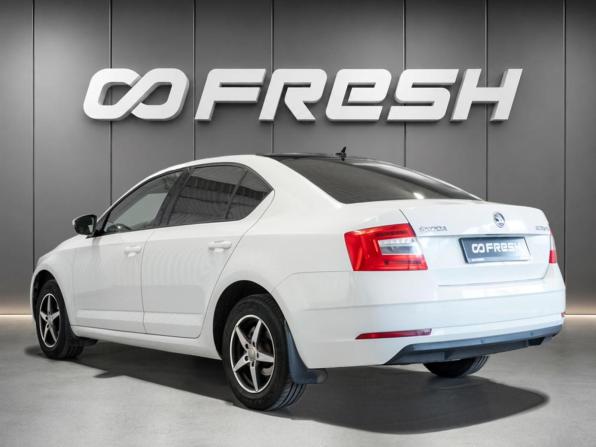 Skoda Octavia III (A7) Рестайлинг с пробегом 2018 года, цена 1 490 000 рублей, 174691 км, лифтбек, Автокод Объявления