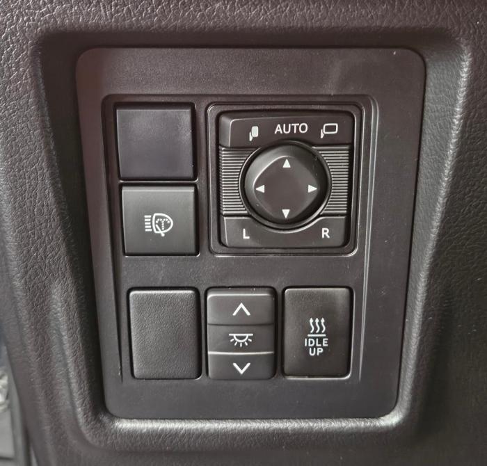 Toyota Land Cruiser Prado 150 Series Рестайлинг 2 Вологда  - изображение 18