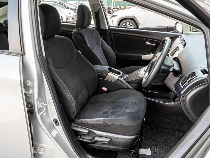 Toyota Prius III Рестайлинг (XW30) Краснодар  - изображение 9