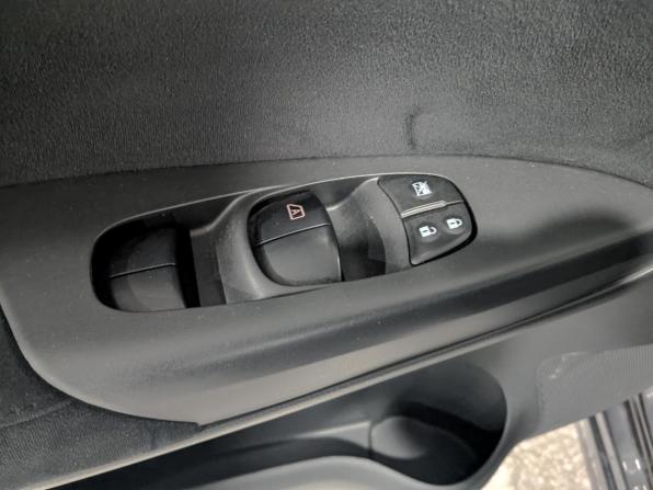 Nissan Tiida II с пробегом 2015 года, цена 1 300 000 рублей, 70213 км, хэтчбек, Автокод Объявления